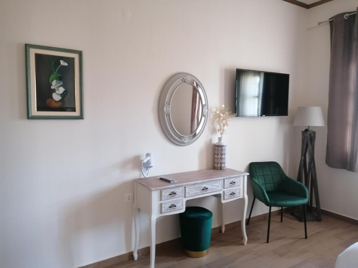 Nuca Guesthouse ميتسوفو المظهر الخارجي الصورة